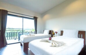 Deluxe Room | Minibar, rollaway beds, free WiFi