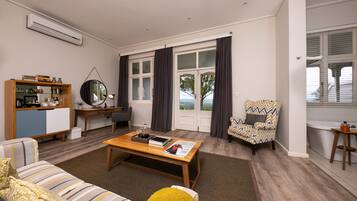 Premium bedding, free minibar, in-room safe, desk