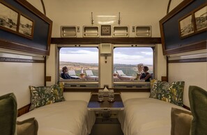 Habitació, diversos llits | Roba de llit d'alta qualitat i minibar gratuït
