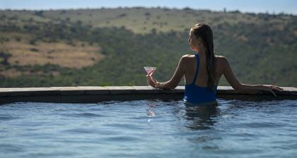 Founders Lodge by Mantis