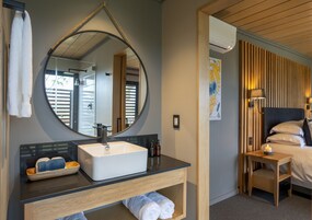 Room, 1 King Bed | Bathroom | Separate tub and shower, deep soaking tub, eco-friendly toiletries