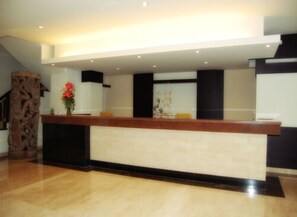 Interior entrance - Hotel GRAN CENTRAL (Manado)