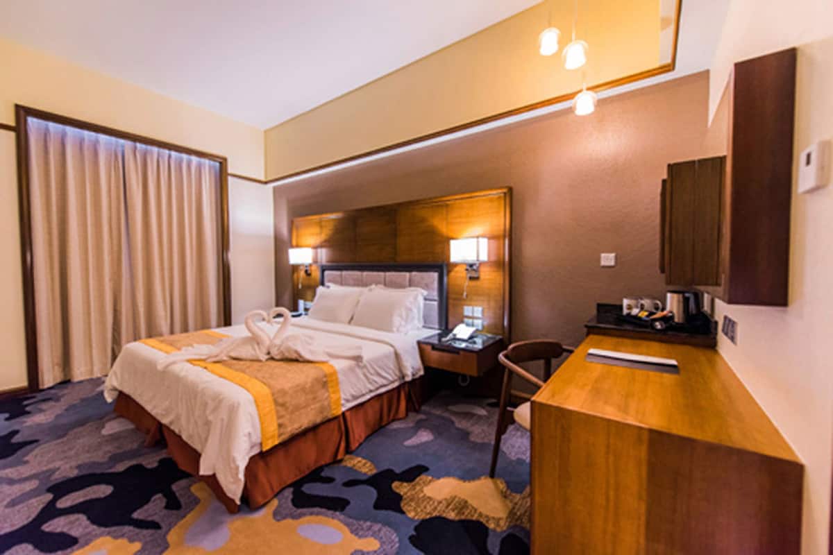 superior king | 1 bedroom, in-room safe, desk, iron/ironing board