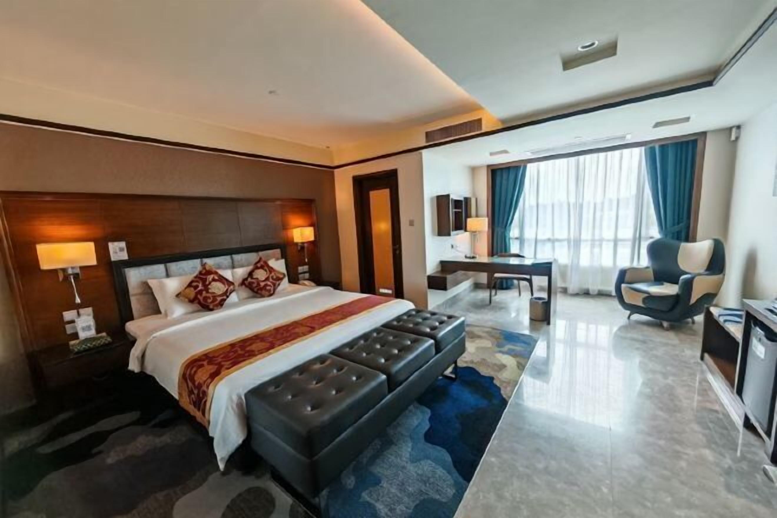 Coffres-forts dans les chambres, bureau, fer et planche à repasser