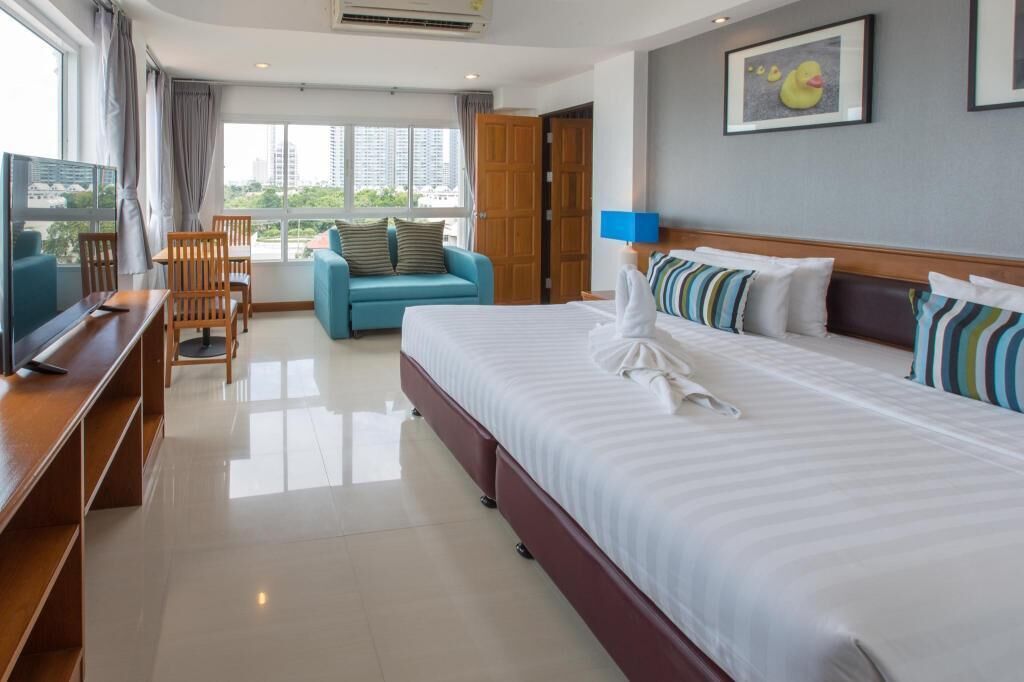 Minibar (inkludert), safe på rommet, individuelt dekorert og skrivebord