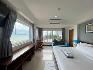 Deluxe Sea View | Free minibar, in-room safe, individually decorated, desk - KP Seaview Jomtien (Sattahip)