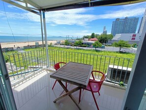 Grand Deluxe Sea View | View from room - KP Seaview Jomtien (Sattahip)