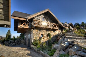 Exterior - Charlton Estate (Yablunytsia)