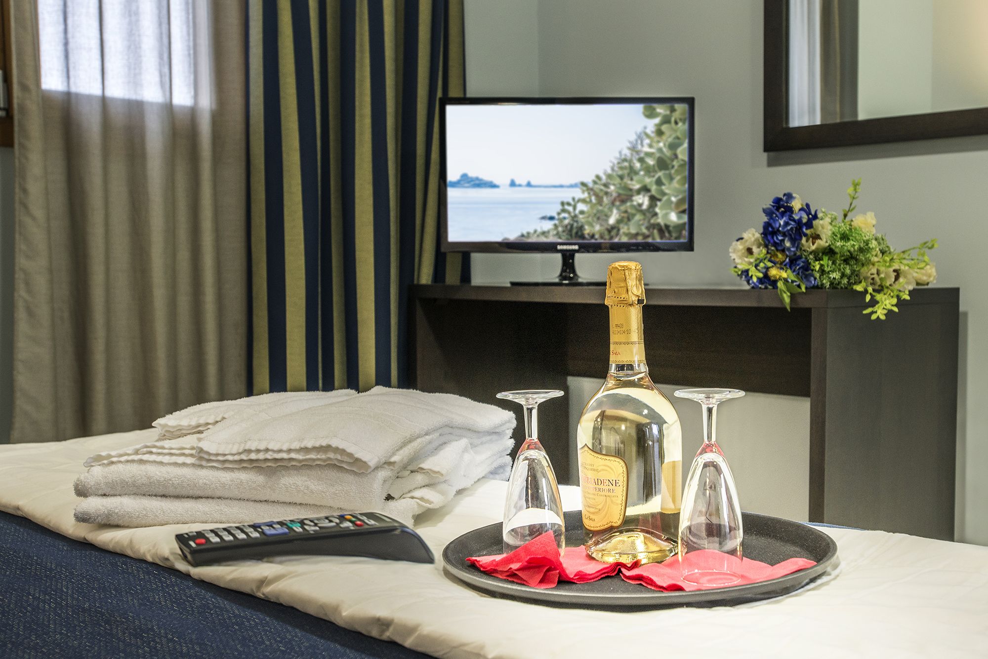 Double Room Single Use | Premium bedding, minibar, in-room safe, desk