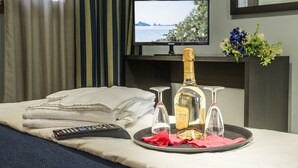 Double Room Single Use | Premium bedding, minibar, in-room safe, desk - Hotel Cuore di Nesima (Catania)