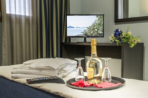 Dobbeltrom for 1 person | Sengetøy av topp kvalitet, minibar, safe på rommet og skrivebord