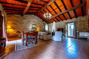 Family Bungalow (Lake House)