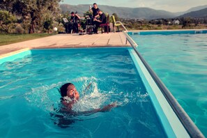 Sæsonbestemt udendørs pool