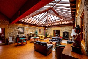 Lobby sitting area - Quinta do Quinto - Turismo de Habitação (Guarda)