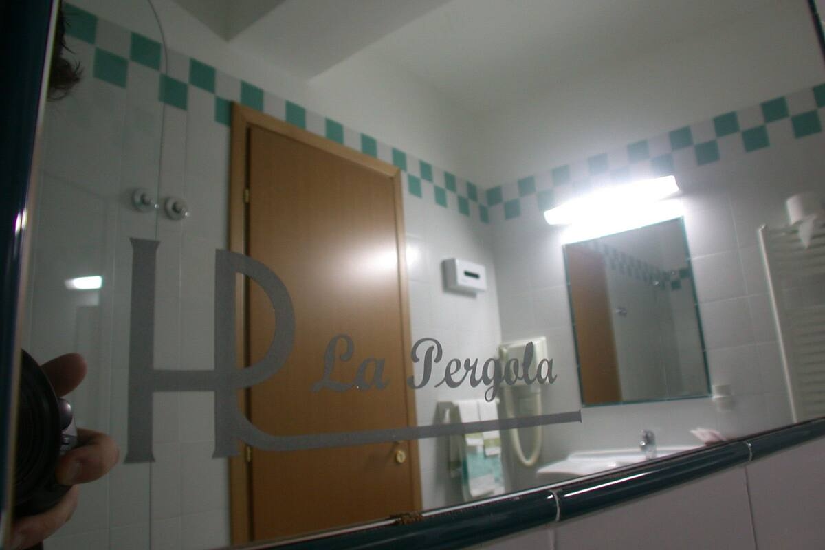 rainfall showerhead, free toiletries, hair dryer, bidet