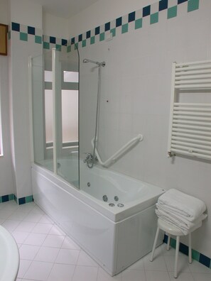 Jetted bathtub - Hotel La Pergola (Rionero in Vulture)