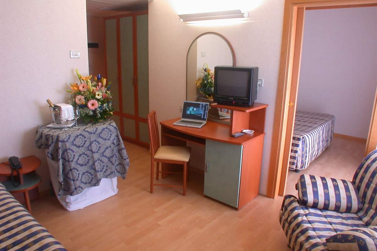 triple room | frette italian sheets, premium bedding, pillow-top beds, minibar