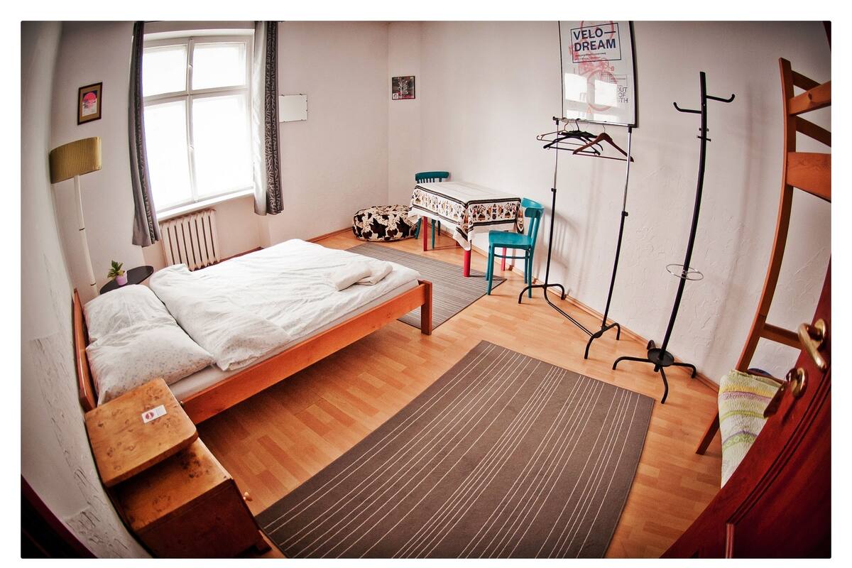 Premium bedding, iron/ironing board, rollaway beds, free WiFi