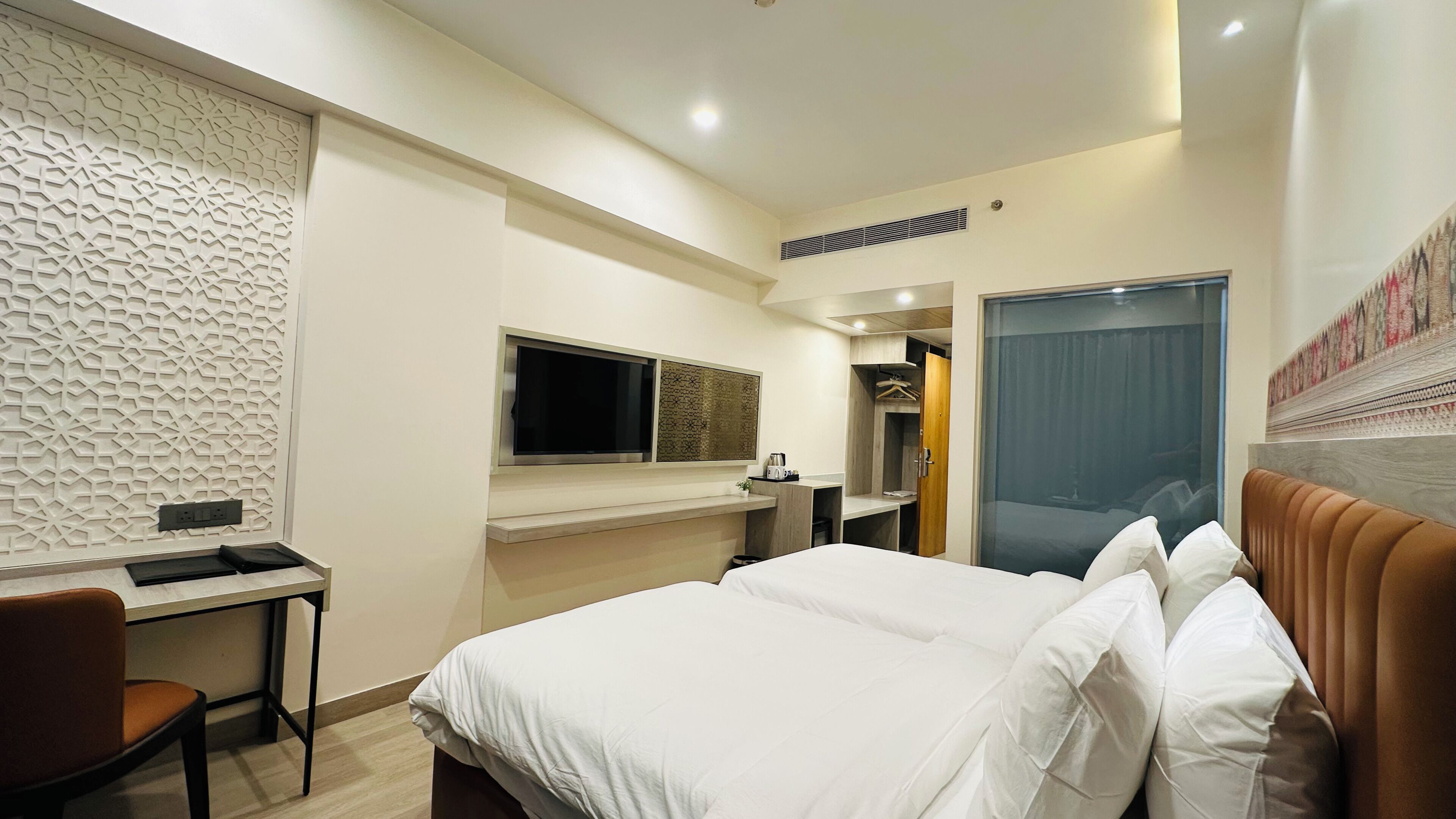 Club Twin Room | 1 bedroom, Egyptian cotton sheets, premium bedding, Select Comfort beds