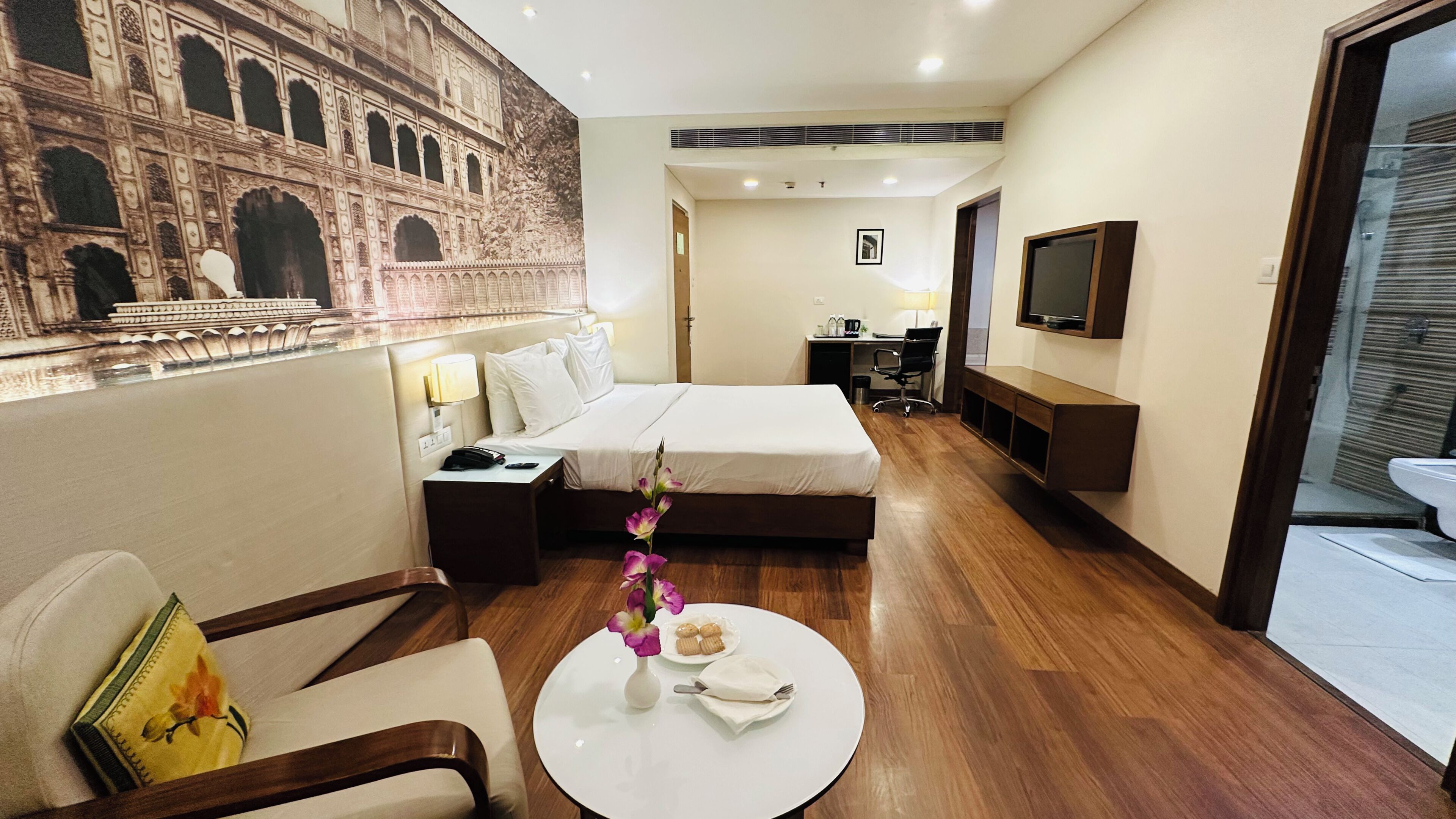 Luxury Room | 1 bedroom, Egyptian cotton sheets, premium bedding, Select Comfort beds