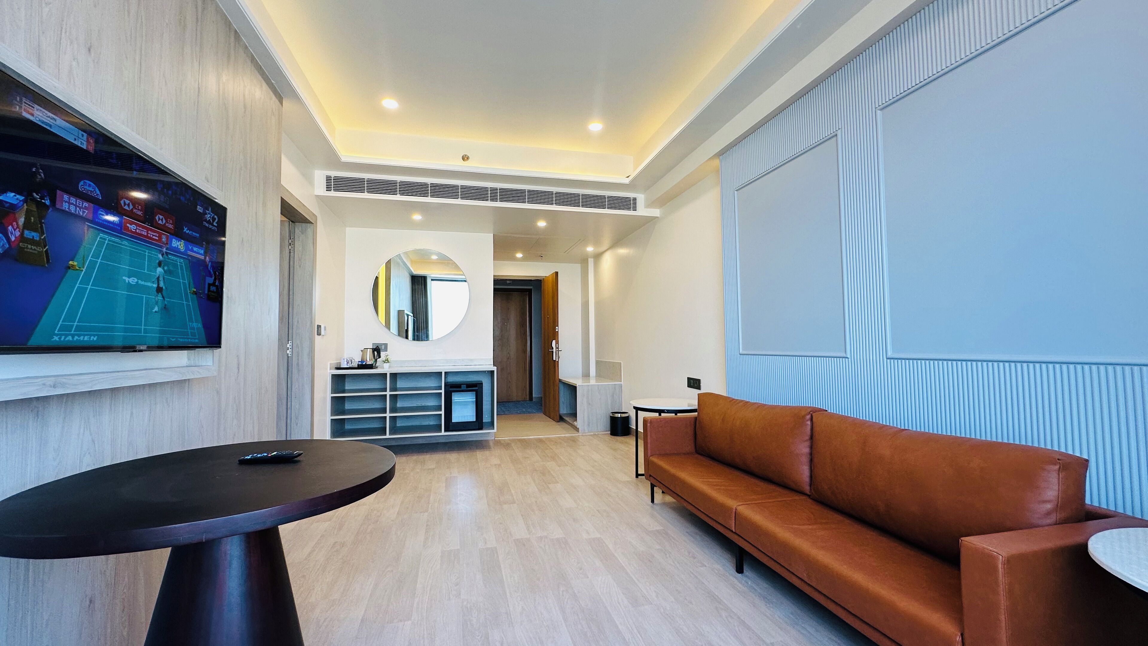 Luxury Room | Living area | Flat-screen TV