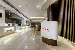 Café da manhã, almoço e jantar; culinária internacional 