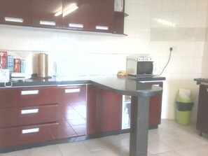 Fridge, coffee/tea maker - Sharon Avenue Guesthouse (Francistown)