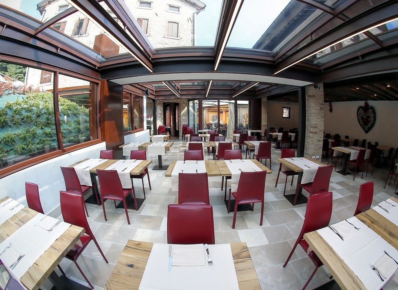 Café da manhã com buffet grátis todos os dias