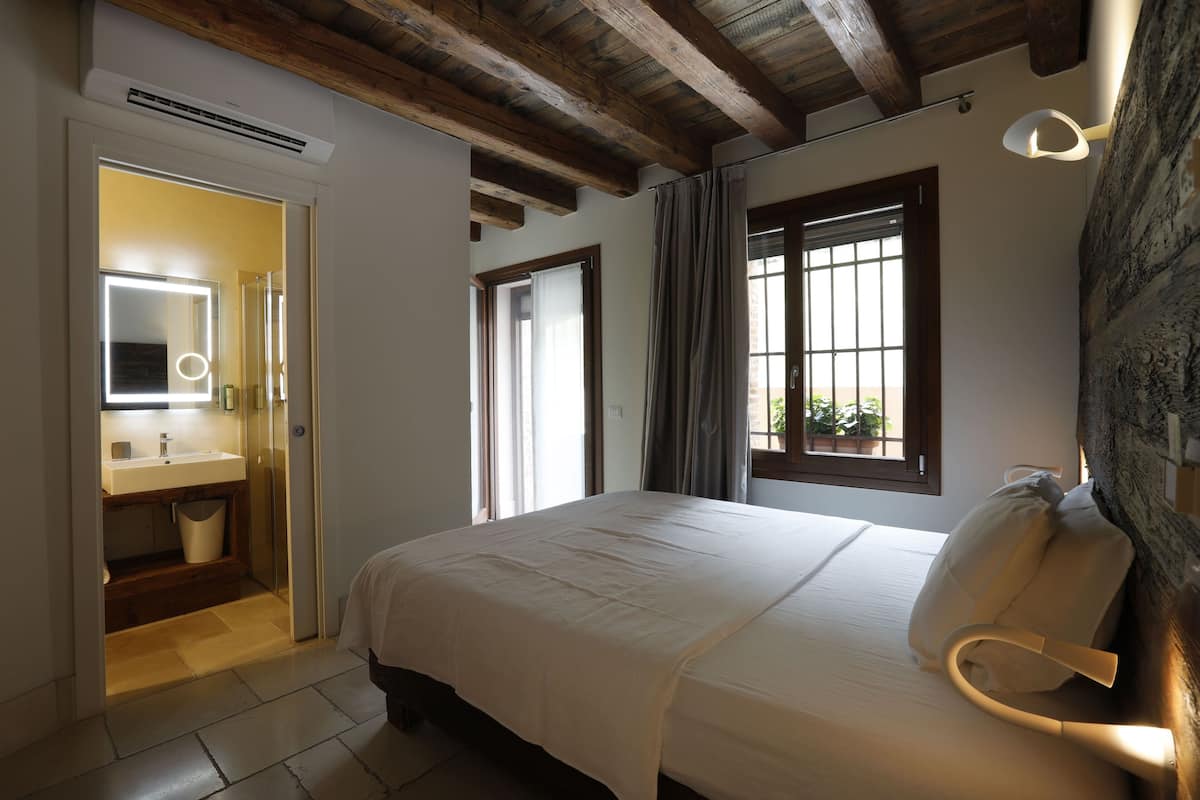 Double Room Single Use
