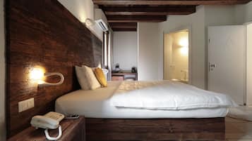 Habitación doble de uso individual | Ropa de cama de alta calidad y caja de seguridad en la habitación
