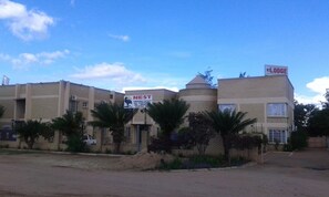 Breakfast, lunch, dinner served; local and international cuisine - The Nest Lodge (Francistown)