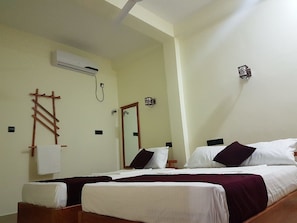 Basic Double Room, Garden View | Premium bedding, individually decorated, desk, iron/ironing board