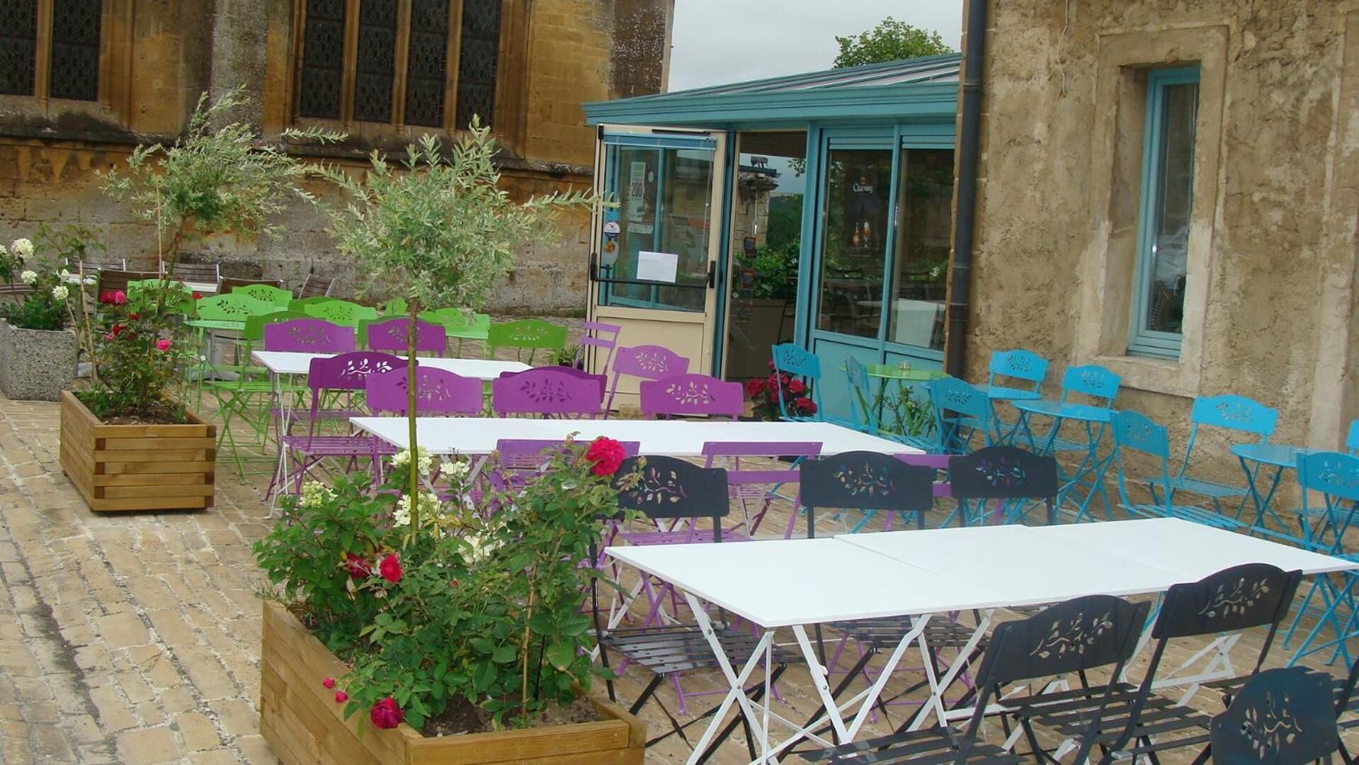 lunch and dinner served, local cuisine