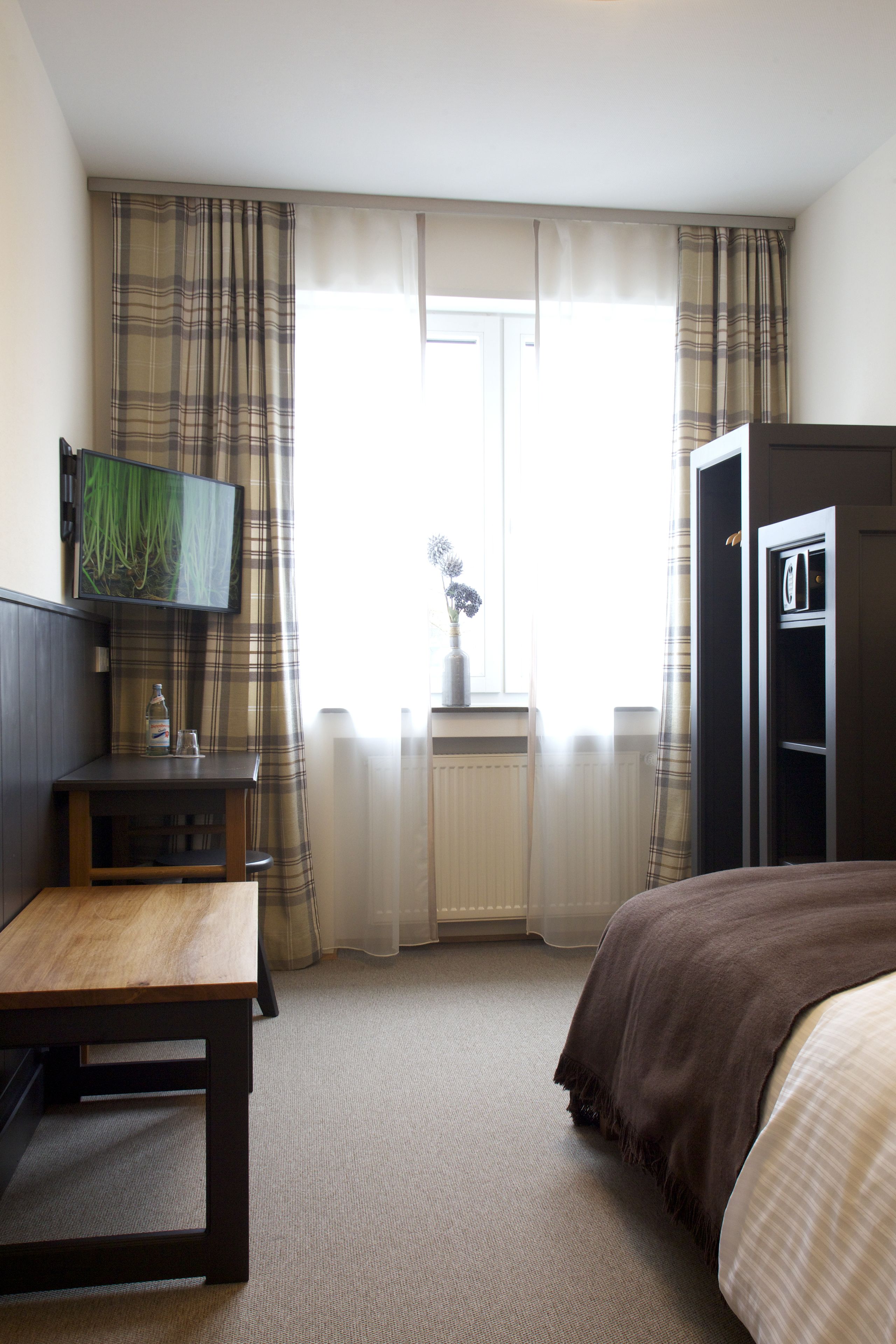 comfort single room | premium bedding, in-room safe, desk, blackout curtains