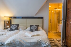 Deluxe Double Room | Premium bedding, desk, free cribs/infant beds, rollaway beds
