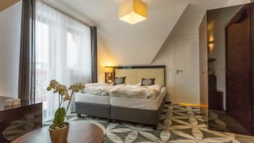 Habitación Deluxe doble | 1 dormitorio, ropa de cama de alta calidad, escritorio y cunas gratuitas