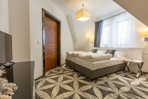 Chambre Double Deluxe | Literie de qualité supérieure, bureau, lits bébé (gratuits)