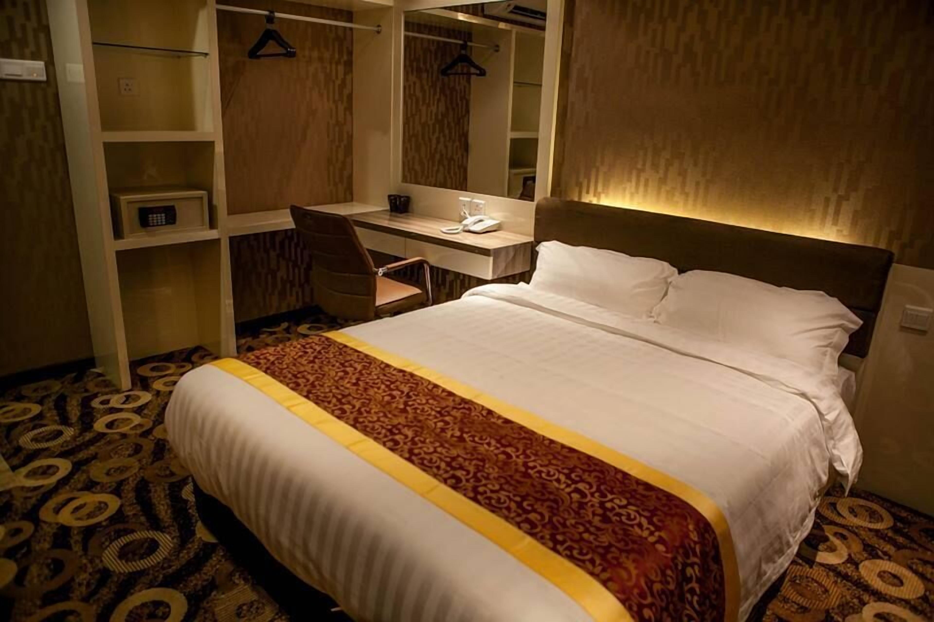 Desk, iron/ironing board, free WiFi