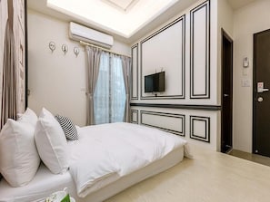 Premium bedding, down comforters, memory foam beds, soundproofing - Happiness station B&B (Hualien City)