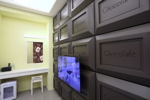 Premium bedding, down comforters, memory foam beds, soundproofing - Happiness station B&B (Hualien City)