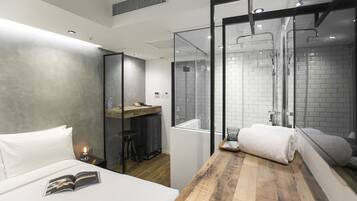 Superior-Doppelzimmer | Hochwertige Bettwaren, Daunenbettdecken, Pillowtop-Betten, Zimmersafe