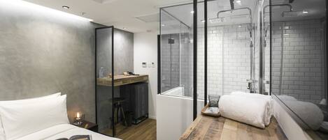 Superior Double | Premium bedding, down comforters, pillowtop beds, in-room safe