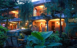 Front of property – evening/night - Tulia Boutique Hotel and Spa (Arusha)
