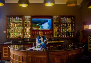 Bar (on property) - Tulia Boutique Hotel and Spa (Arusha)