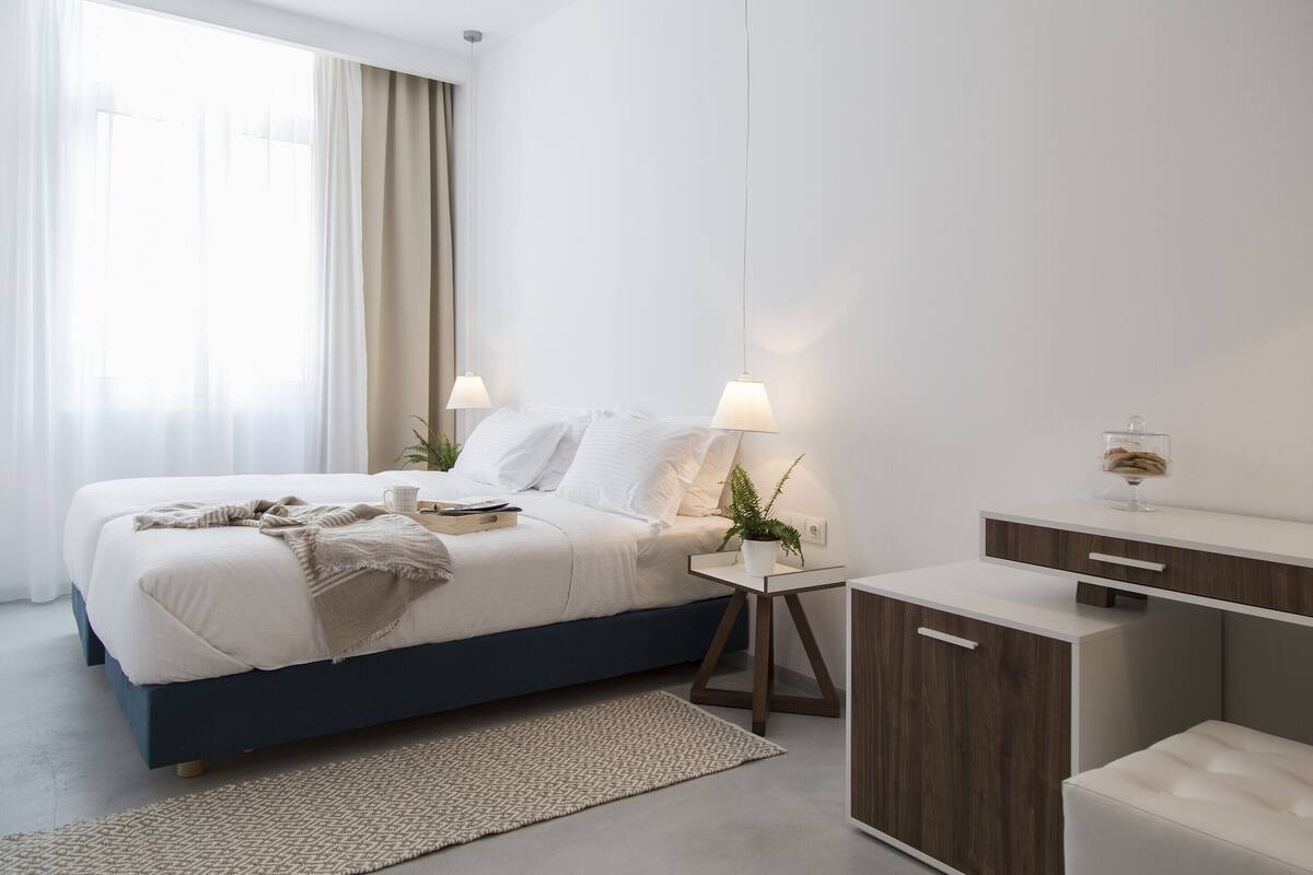 Classic Twin Room | In-room safe, WiFi (free), bed sheets