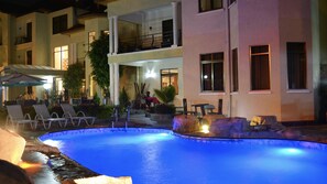 Single Room, 1 Queen Bed, Private Bathroom | Exterior