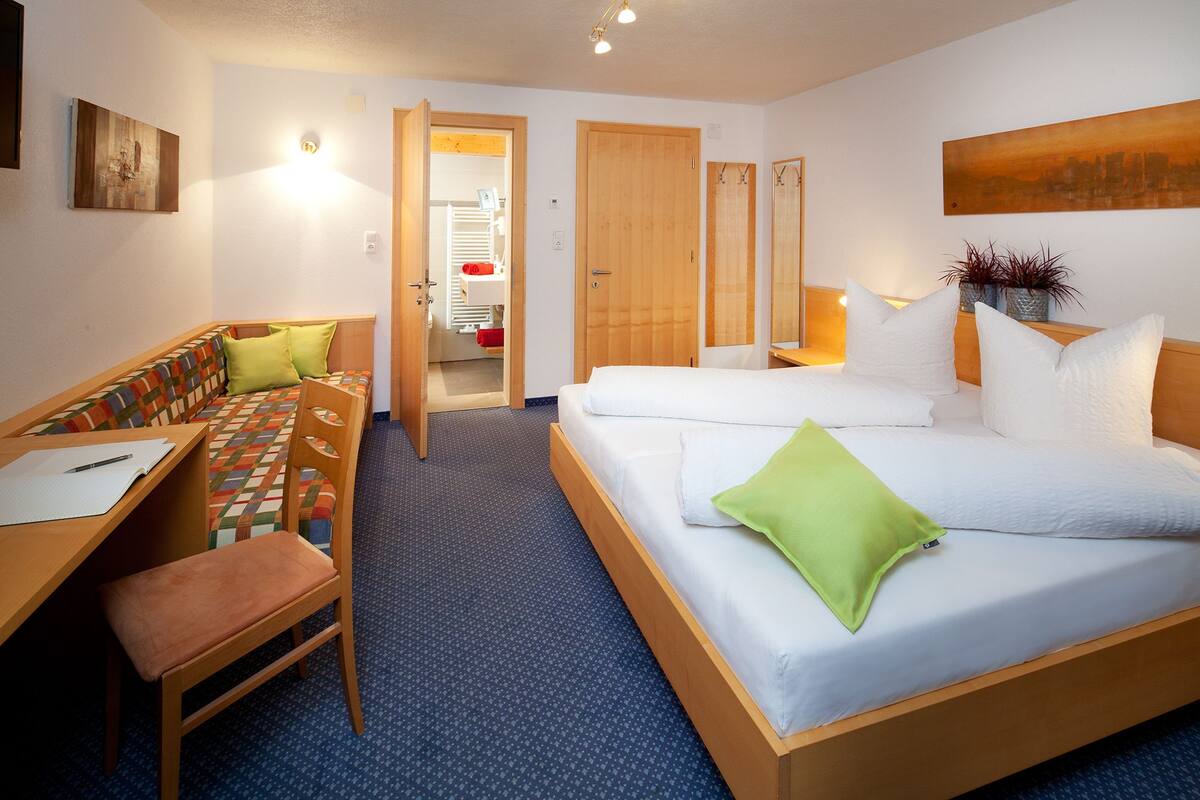 Double Room, 1 Bedroom (2.1) | In-room safe, soundproofing, cots/infant beds, free WiFi