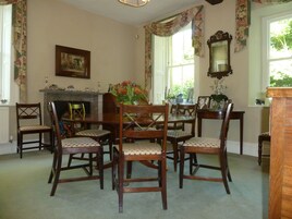 Free daily English breakfast