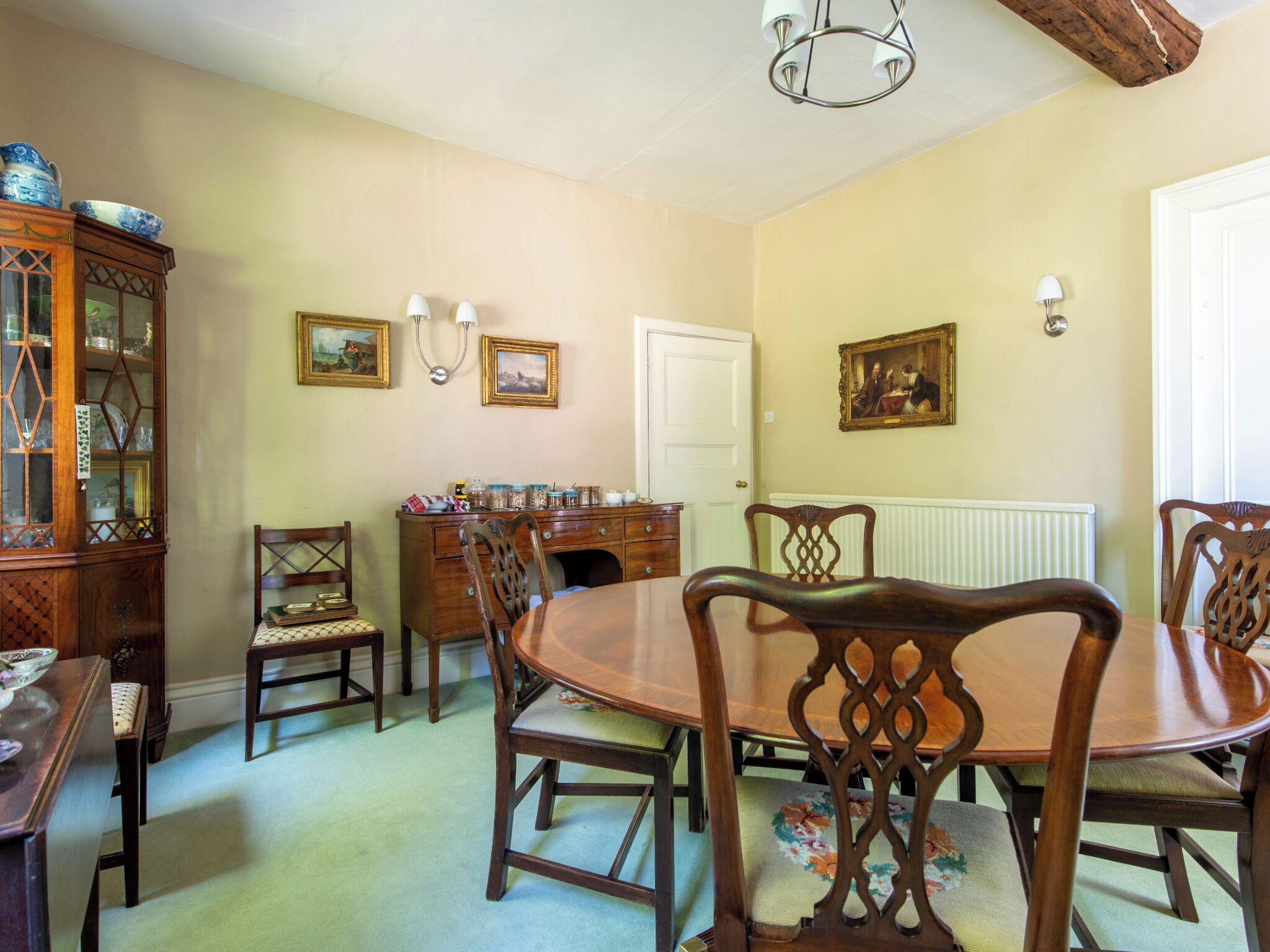 Free daily English breakfast 