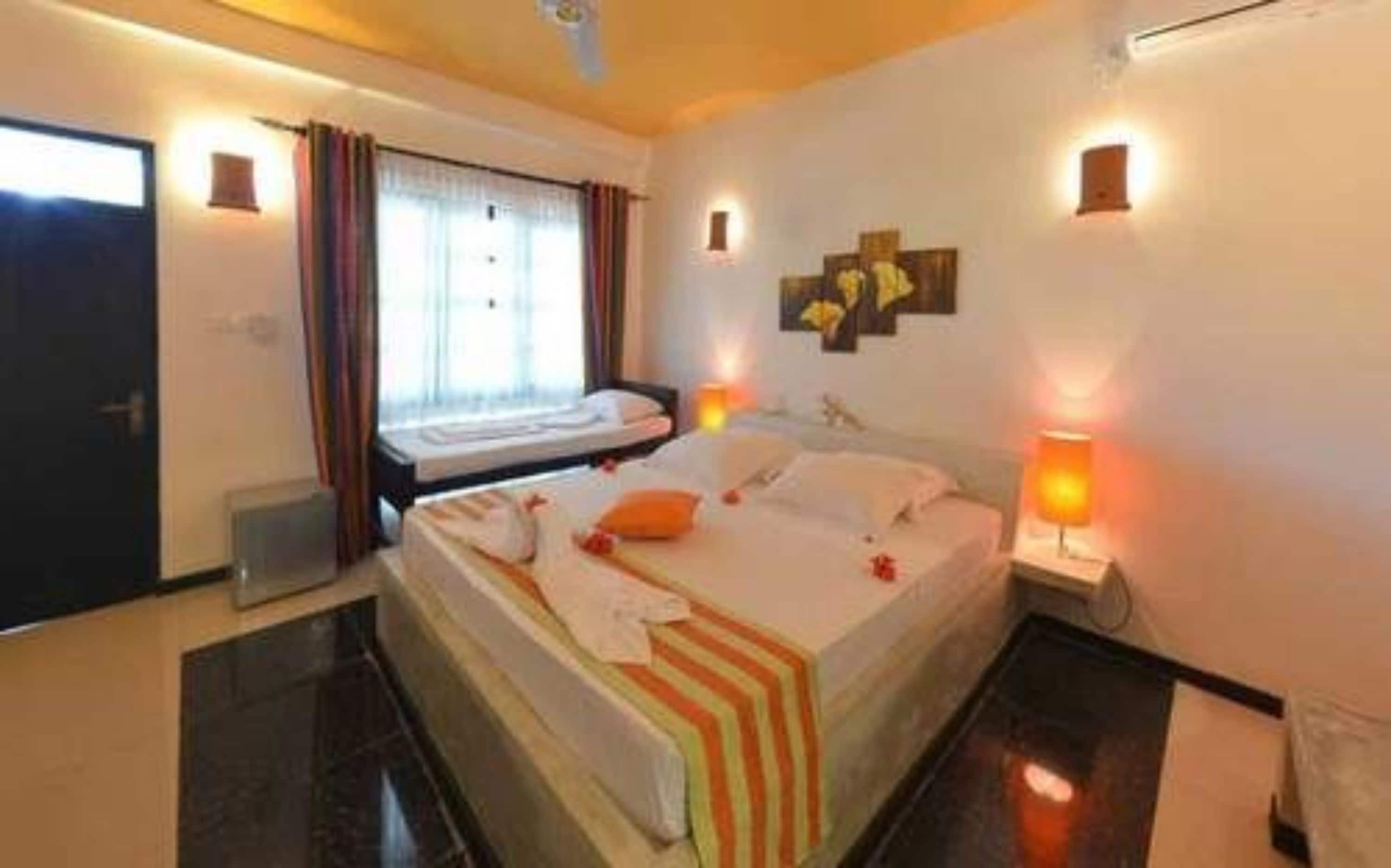 minibar, in-room safe, desk, free wifi